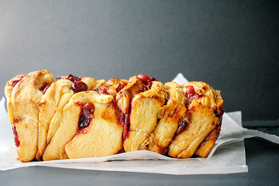 Caramelized Cranberry & Brie Pull-Apart Bread